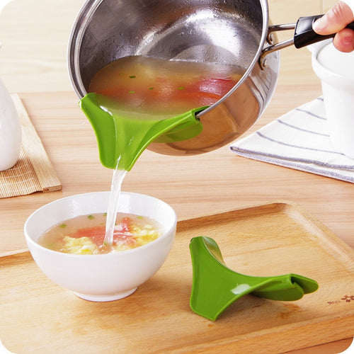 Anti Leakage soup tools Kitchen Helper Kitchen Pot Round Deflector Edge Creative Kitchen Tools Liquid Silicone Funnel D